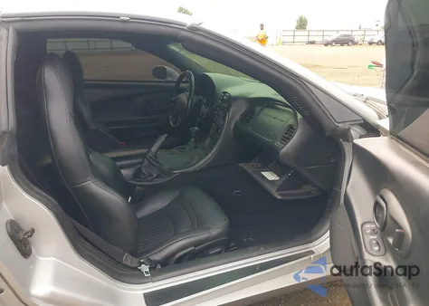 2002 Chevrolet Corvette z USA, uszkodzony, nr VIN 1G1YY22G925123313